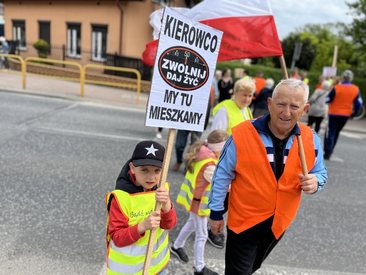 W Działoszynie odbył się dziś protest na krajowej 42